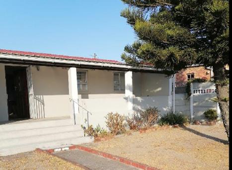 2 Bedroom Property for Sale in Bishop Lavis Western Cape